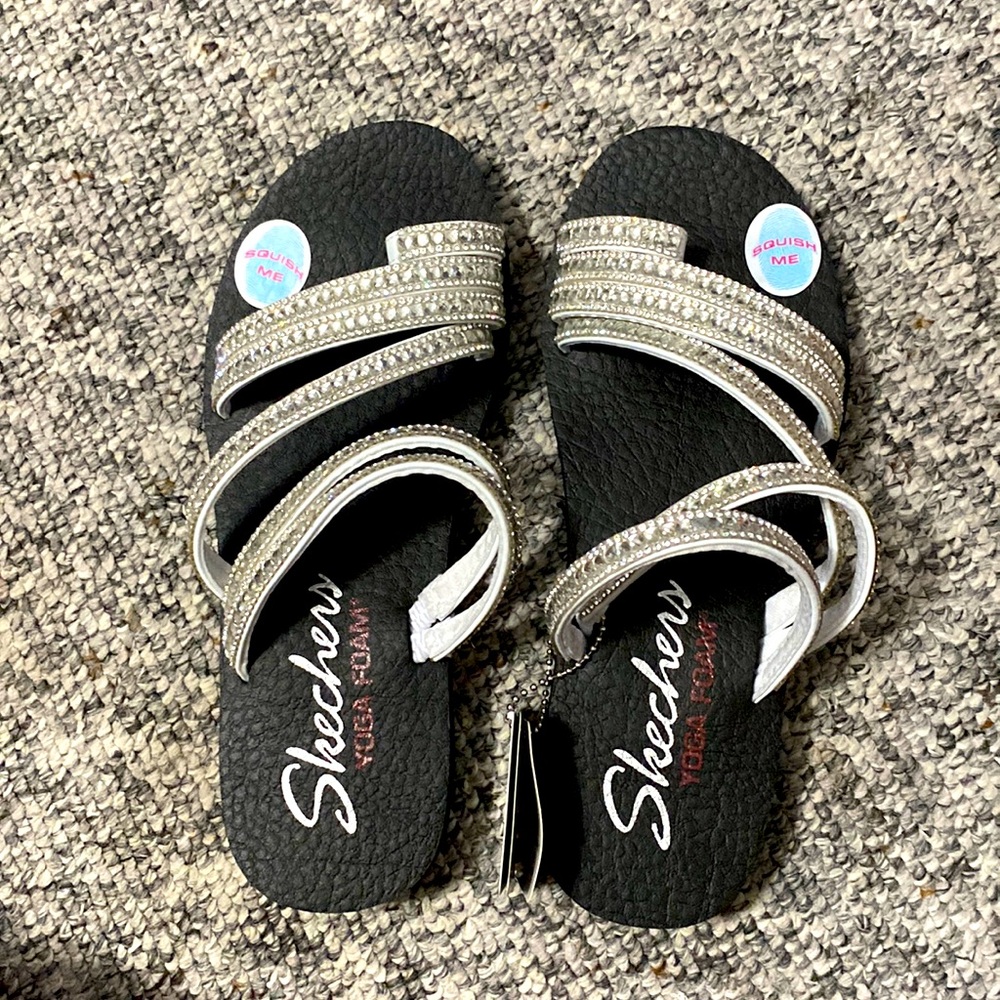 Skechers yoga foam slip on studded sandal